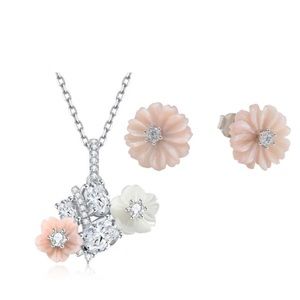 Sterling Silver Mother of Pearl in White Zircons Set (Necklace and Earrings)